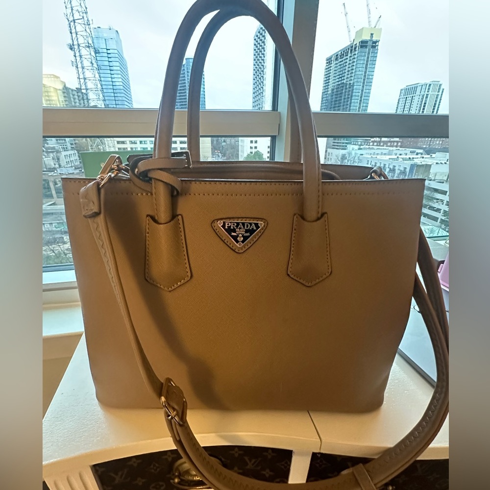 Business tote